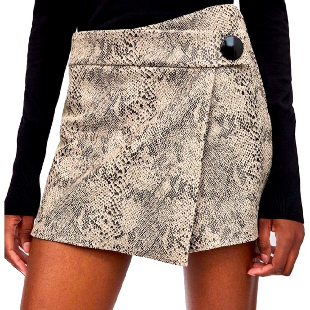 Haute Monde Snakeskin Skort - Size Large